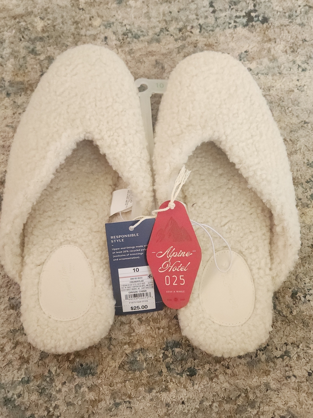 Universal Thread Cream Sherpa Slip-On Slippers